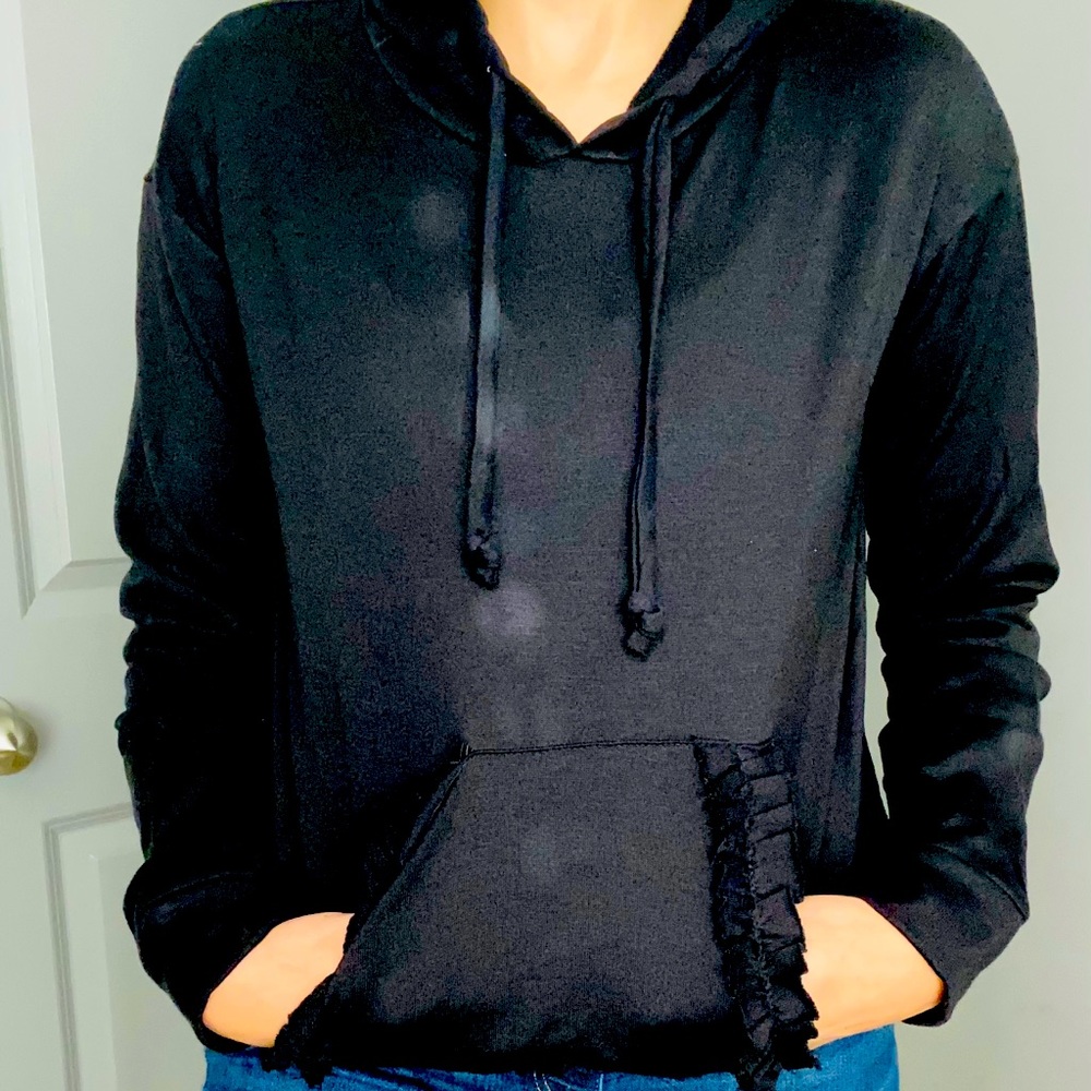 BLACK RUFFLE POCKET HOODIE